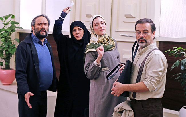 "چپ،راست" مجوز اکران گرفت.